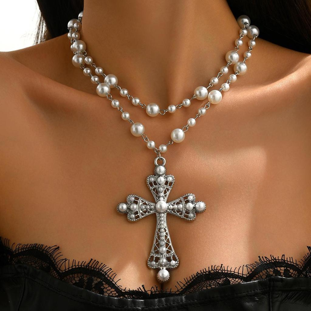 Retro hollowed out cross pendant collarbone chain, imitation pearl bead splicing necklace, suitable for daily street parties to wear
