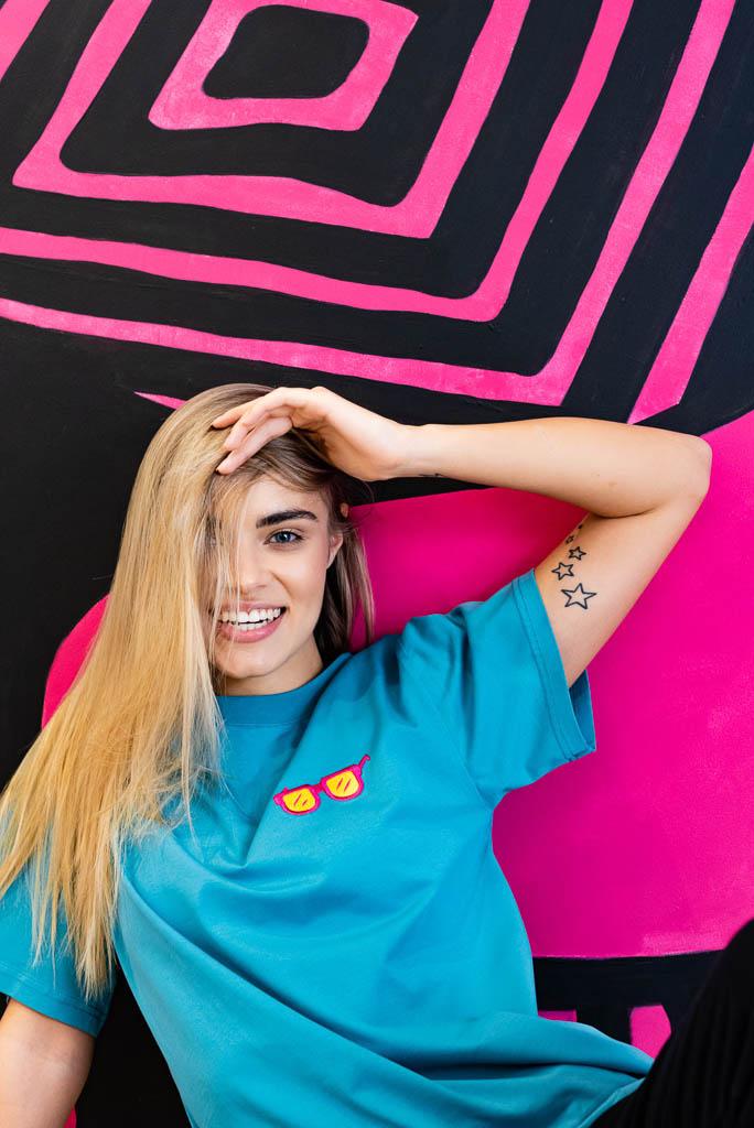 Turkusowa Koszulka Oversized Z Modnym Motywem Okularów Wygodna, S