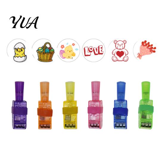 Holiday Goodie Bag Fillers Christmas Finger Projector Light, Mini Patterns LED Toy for Kids, Portable Projection Gadgets Light Up Ring Xmas