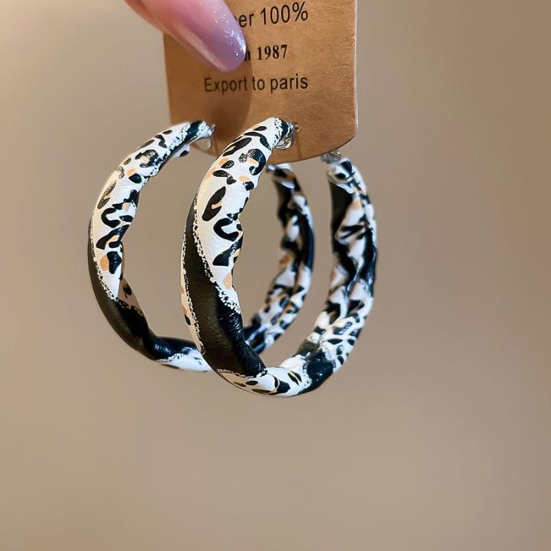 Геометрические серьги-пусеты из серебряной иглы и черного кристалла, нишевые универсальные серьги, темпераментные, легкая роскошь, премиальные серьги