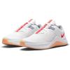 Nike MC Trainer 'Платиновый оттенок Чили Красный' (унисекс) Беговые кроссовки Platinum Tint / Wolf Grey / Gum Yellow / Chile Red CU3580 004