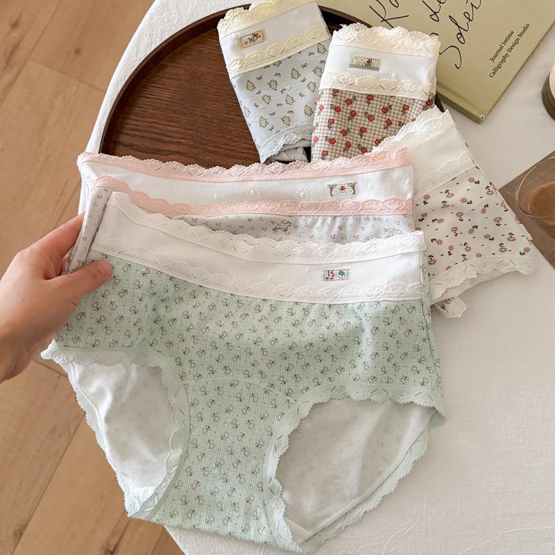 Cute Lolita Antibacterial Mid-Waist Polka Dot Triangle Briefs