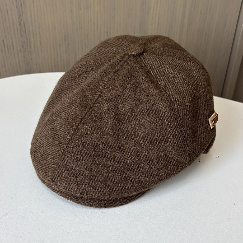 Small standard literary and retro painter hat female autumn and winter versatile forward hat big head circumference showing face small reverse weari