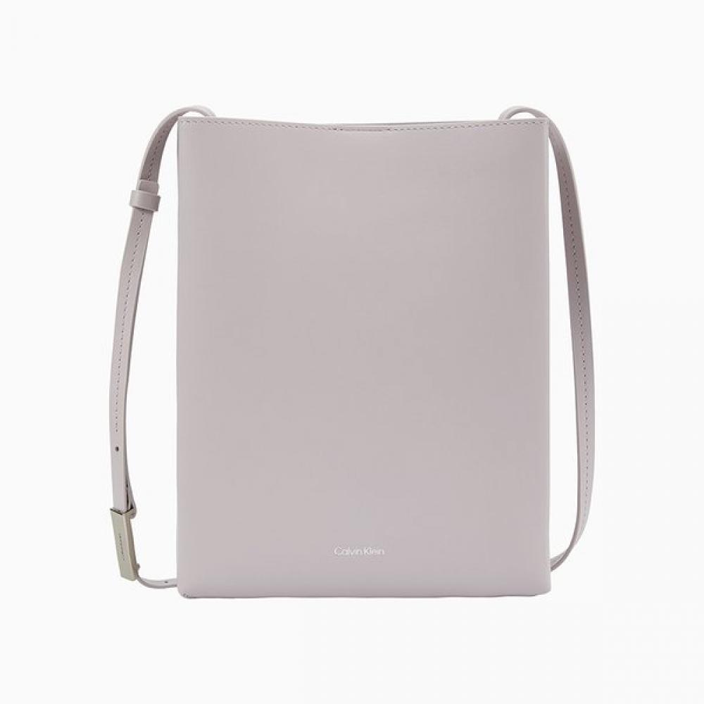 Calvin Klein JeanS Women S Leather croSSbody Bag 4f3005g fSS