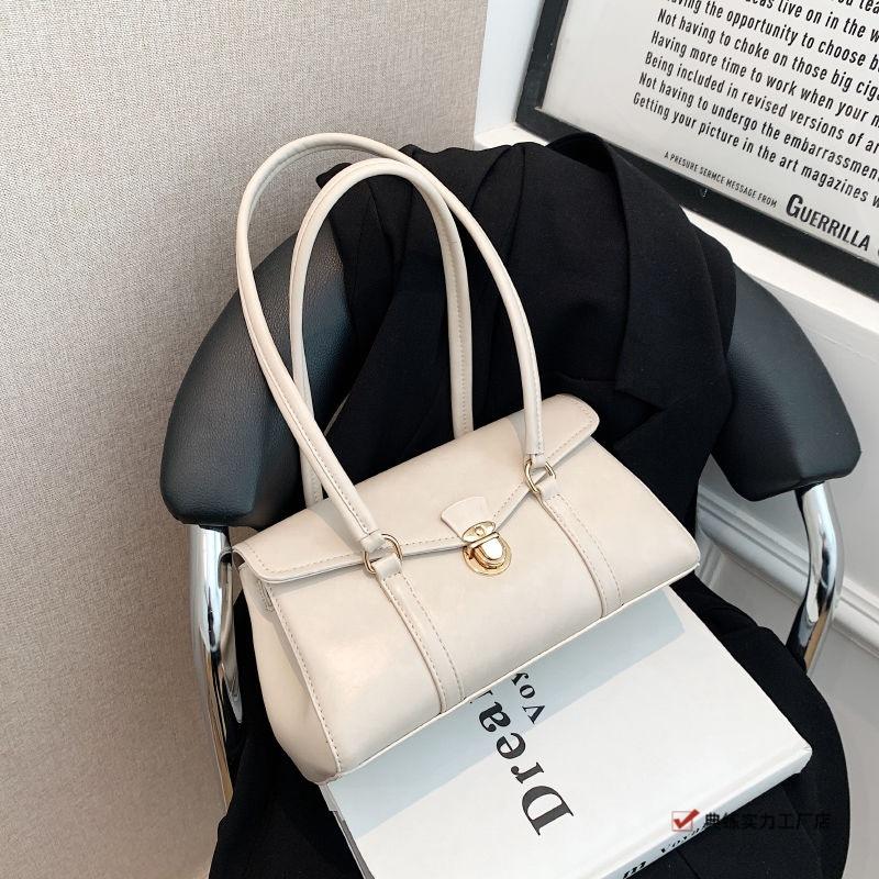 Bag women's new commuter shoulder large capacity medieval French armpit bag retro red wedding bag tote bag