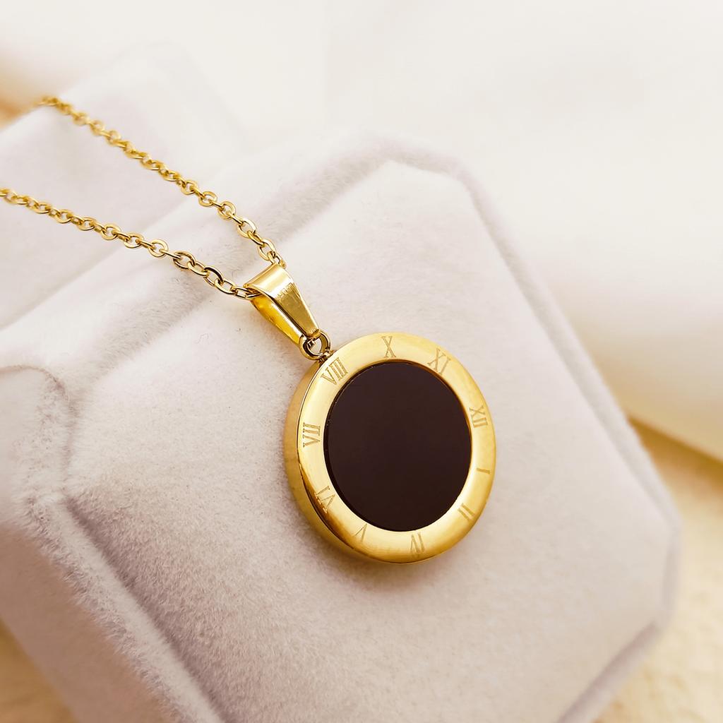Korean Style Simple Round Plate Pendant Clavicle Chain Women's Black Double-sided Geometric Lettering Necklace