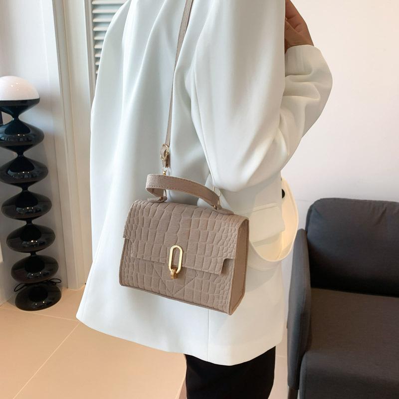 Ретро простая маленькая квадратная сумка, индивидуальность и красивая сумка через плечо, летняя новая модная тенденция, сумка через плечо, сумка