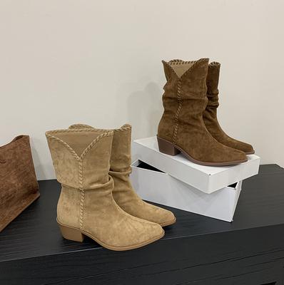 2025 новые европейские и американские матовые замшевые ботфорты со сборками, V-образный вырез, острый носок, толстый каблук, модные короткие ботинки, ковбойские ботинки в западном стиле