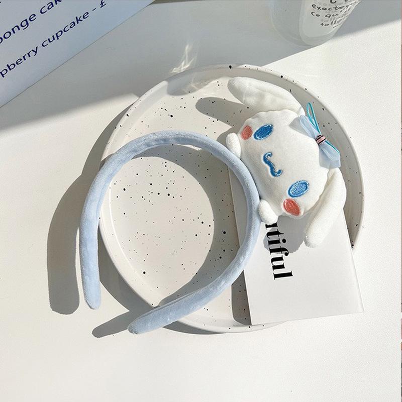 Мягкая повязка на голову в виде медведя из мультфильма: Идеально подходит для ухода за кожей в осенне-зимний период, для разнообразных выходов в свет и создания непринужденного стиля.