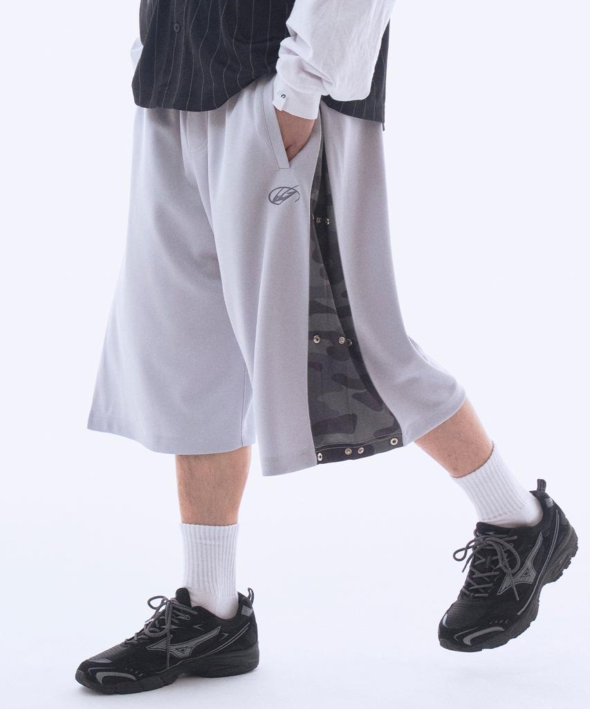 TRAVEL Jersey Side Snap Camo Shorts Light Grey