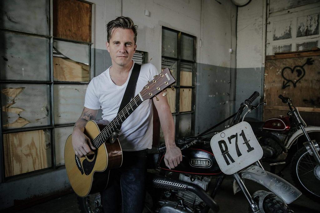 YAMAHA Акустическая гитара LL16D ARE с пассивным звукоснимателем