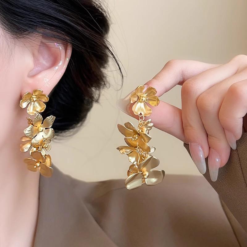 Вайб острой девчонки: 2025 Милые и Крутые Нишевые Серьги-кисточки - Шикарный и Стройнящий Длинный Дизайн