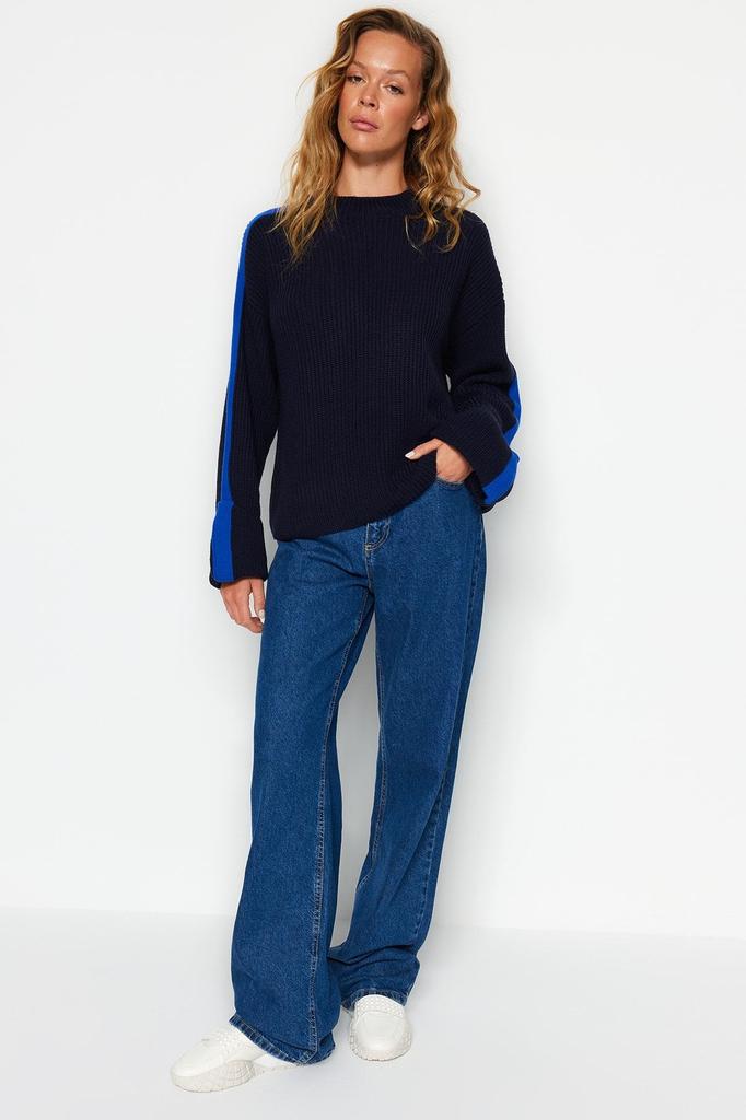 Женский модный стильный свитер, черный сложенный трикотаж с широкими рукавами