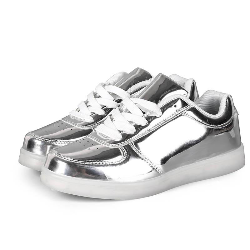 Модные светодиодные кроссовки унисекс, размер 35~46, модные светящиеся кроссовки для пар, обувь для детей, мальчиков, девочек, мужчин, женщин, светящиеся кроссовки, черный, белый цвет