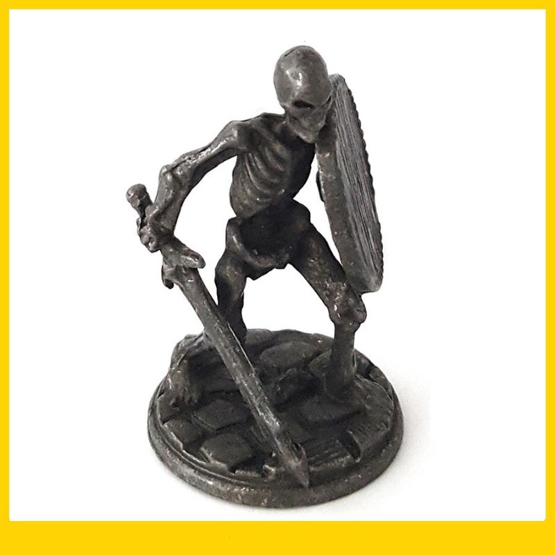 1 шт., Орнамент «Череп с мечом и щитом», Домашнее украшение, Настольный орнамент, Игрушка/Поделка на Хэллоуин