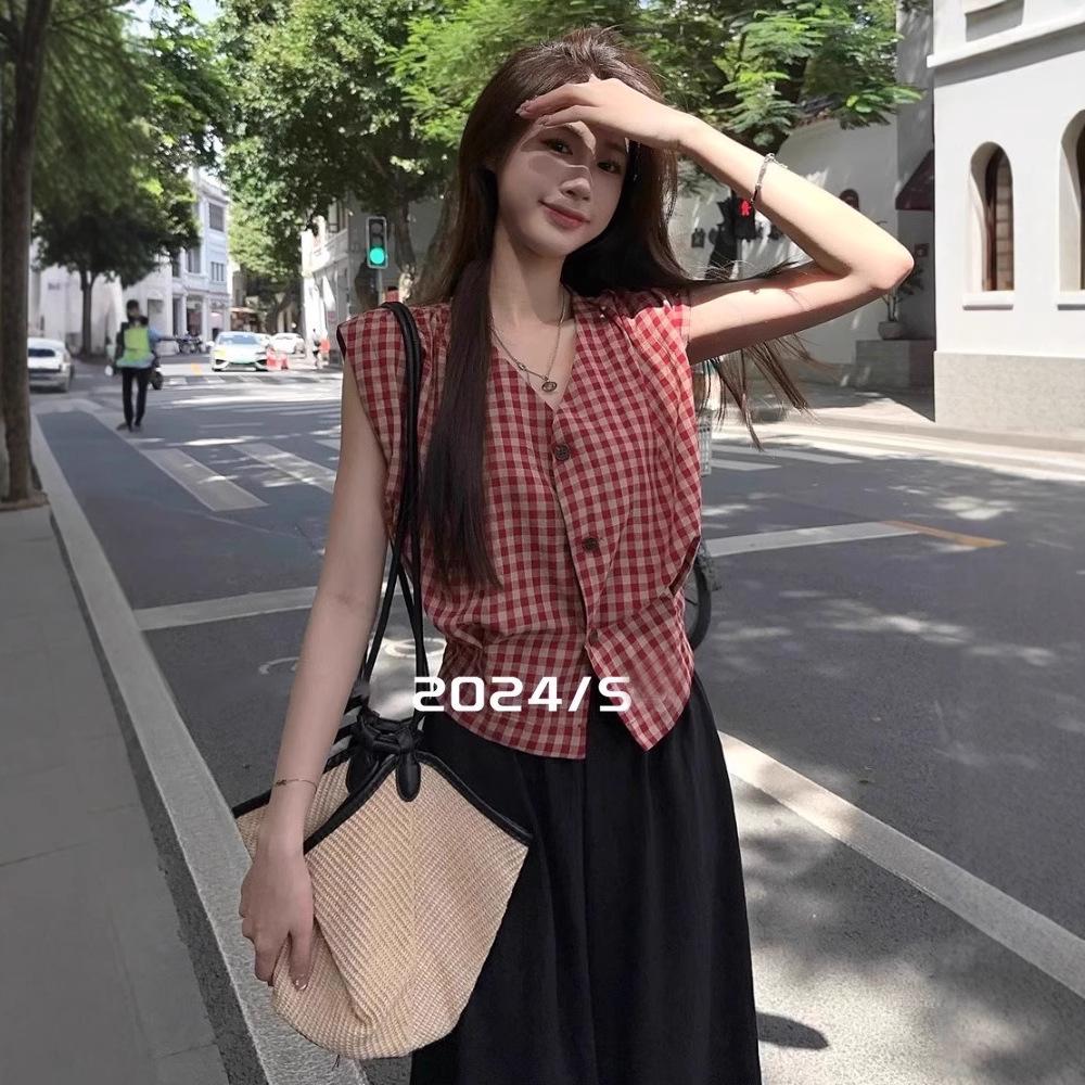 Women V Neck Sleeveless Shirt, Black Beige Plaid Checkered Button Front Irregular Cropped Hem Loose Casual Summer Vest Blouse