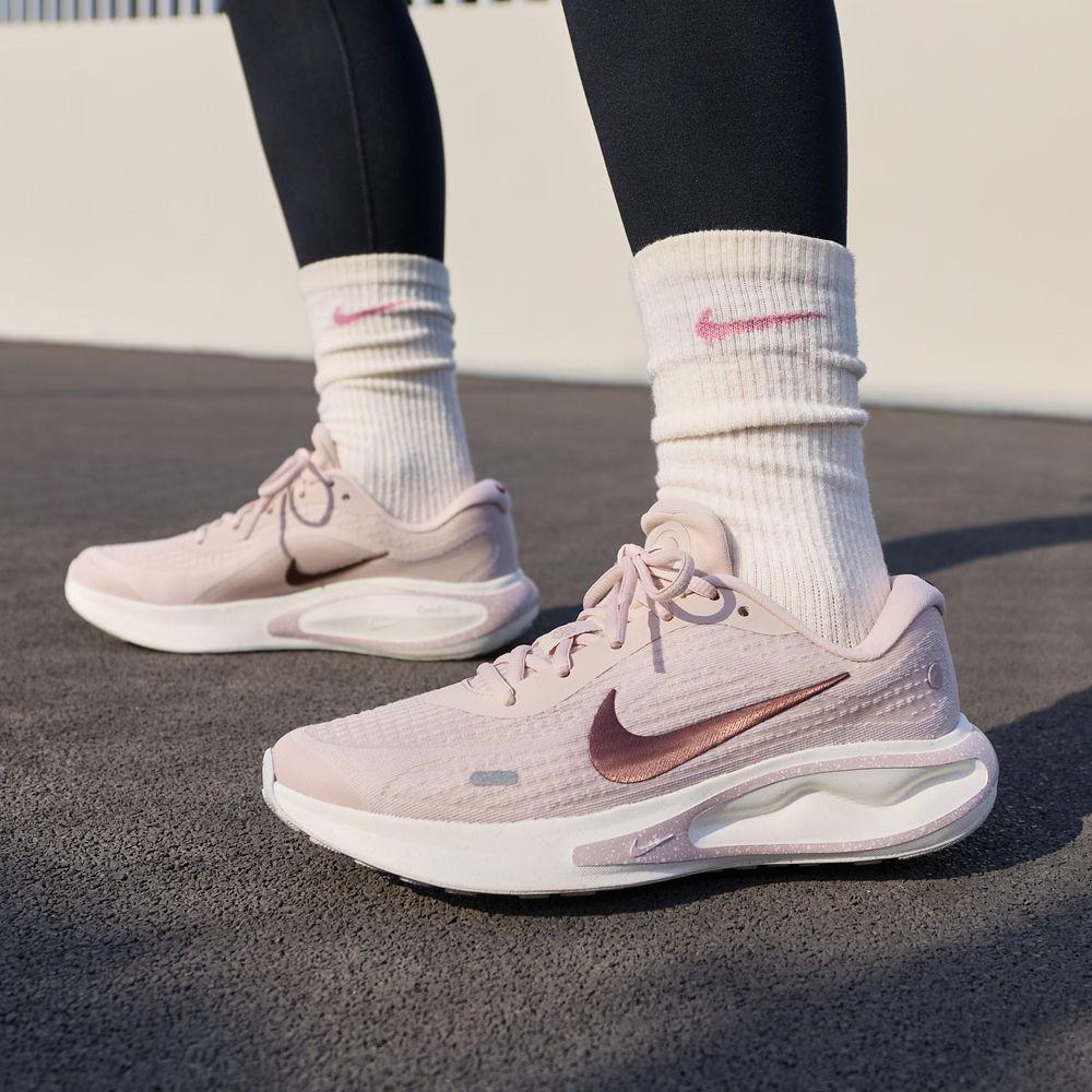 Nike Wmns Journey Run 'Silt Red Sail Photon Dust Tattoo' Sneakers