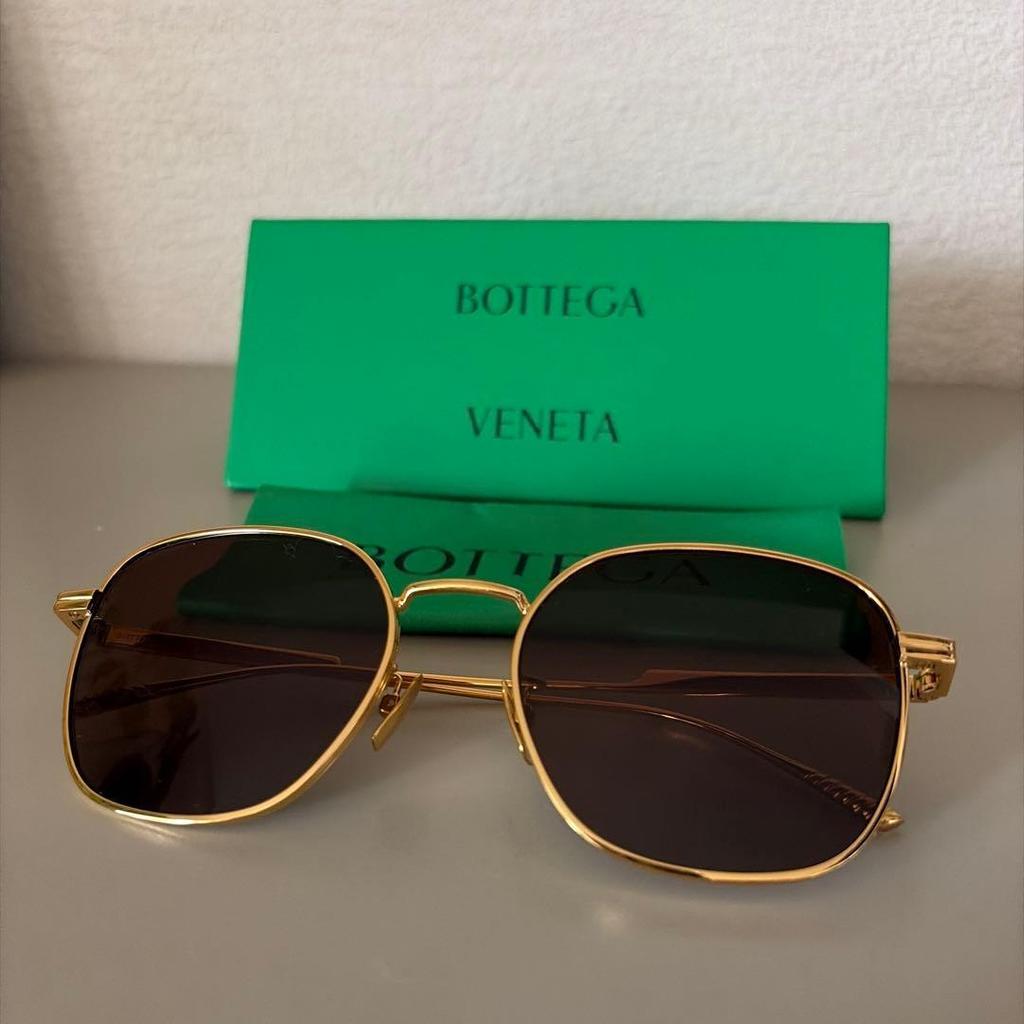 Б/у солнцезащитные очки Bottega Veneta BOTTEGA В хорошем состоянии