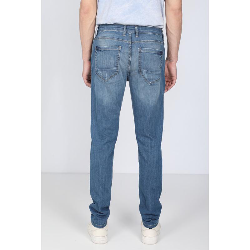 Голубые мужские джинсы прямого кроя