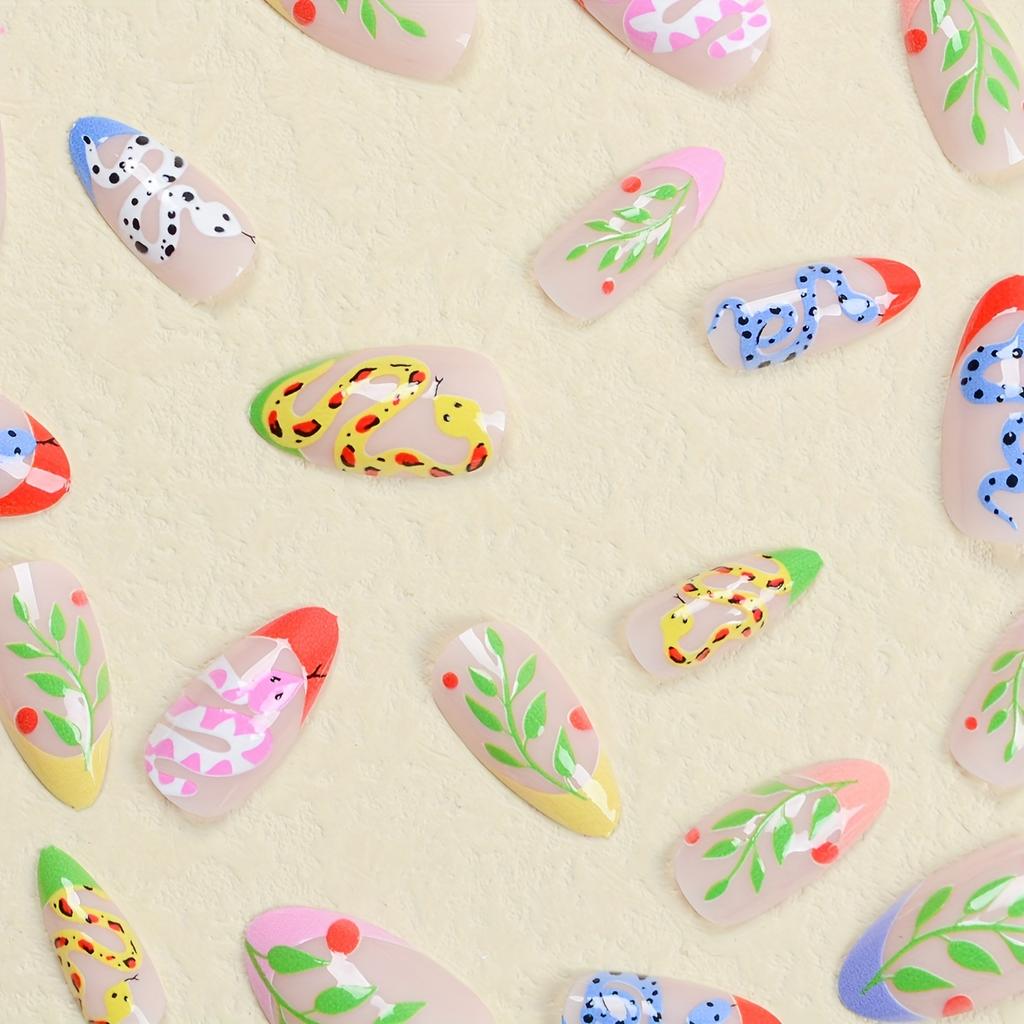 24 шт. Лесные красочные накладные ногти, короткие миндальные накладные ногти с зелеными ветками и рисунком змеи, глянцевые накладные ногти с полным покрытием