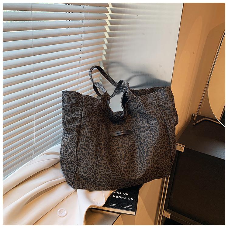 Ielgy Canvas Women Large Capacity Casual Leopard Print One-Shoulder Shopping Bag Class Commuter Tote Bag