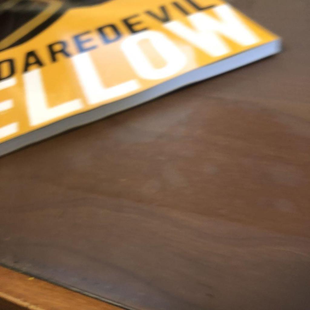 [USED] Daredevil Yellow Jeph Loeb Tim Sale (English book)