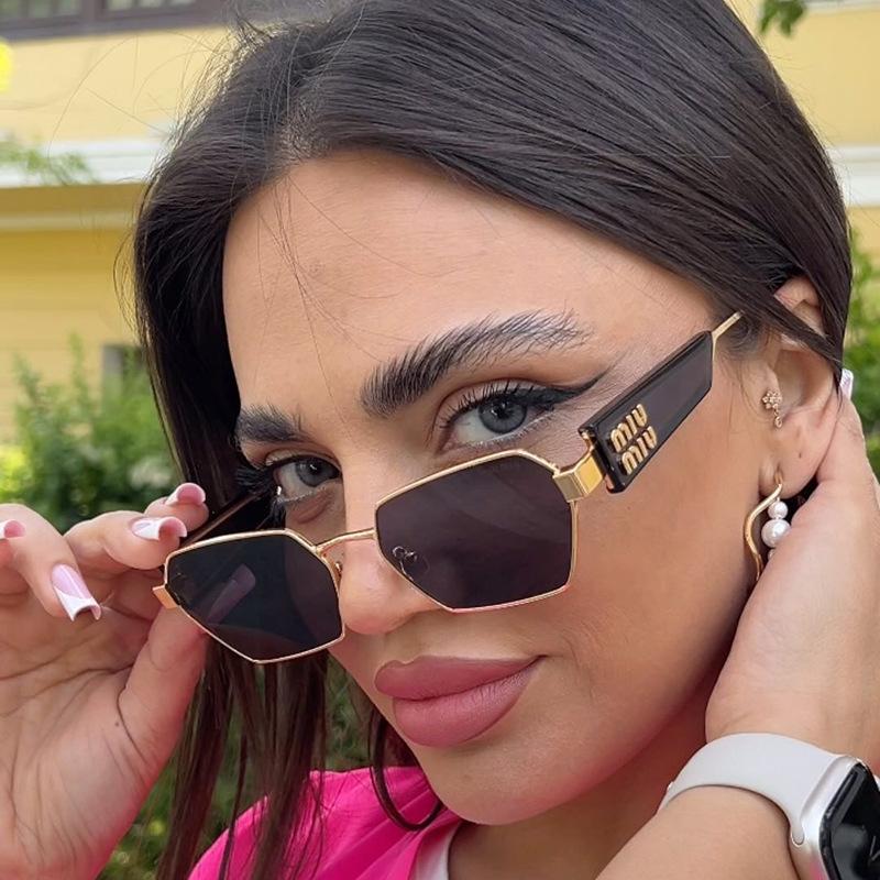 Солнцезащитные очки в металлической оправе, очки с индивидуальным вырезом, солнцезащитные очки с текстурой унисекс