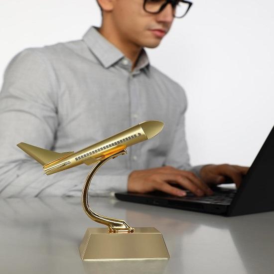 Миниатюрный самолет, стильный декоративный экспонат для домашнего декора, элегантные корпоративные подарки, предметы для украшения офисного стола, прочный металл