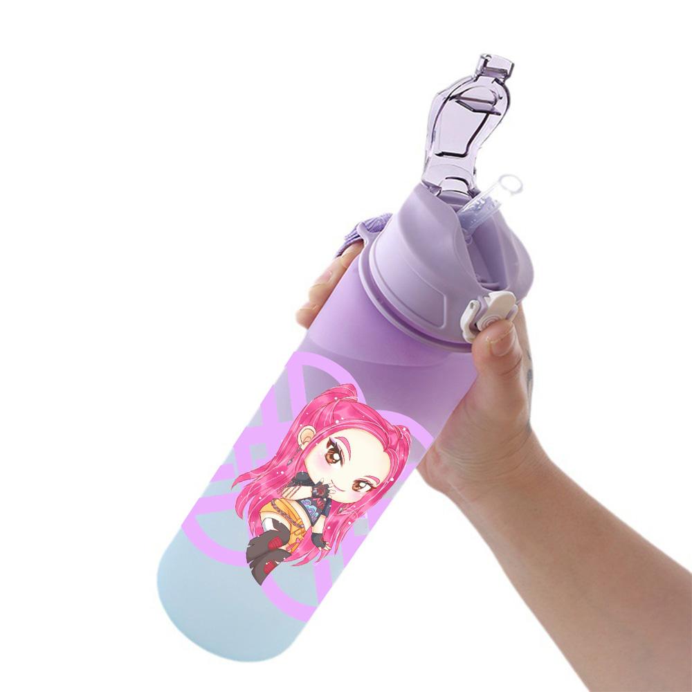 Бутылка для воды 750 мл с мультяшным K-pop принтом охотников на демонов, большая емкость, чашка для питья, портативная, для занятий спортом на открытом воздухе, детская, подарок для ребенка