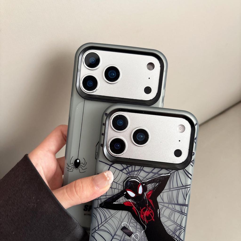 Креативный чехол Marvel Человек-Паук для iPhone 15/14/13 Pro Max