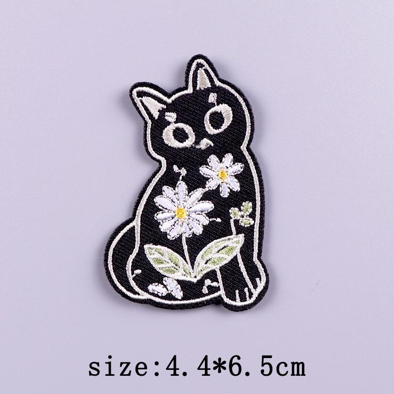 Cartoon Patch Animal Embroidered Patches For Clothing Cat Dog Patch Iron On Patches For Clothes Sticker On Clothes Hook Loop