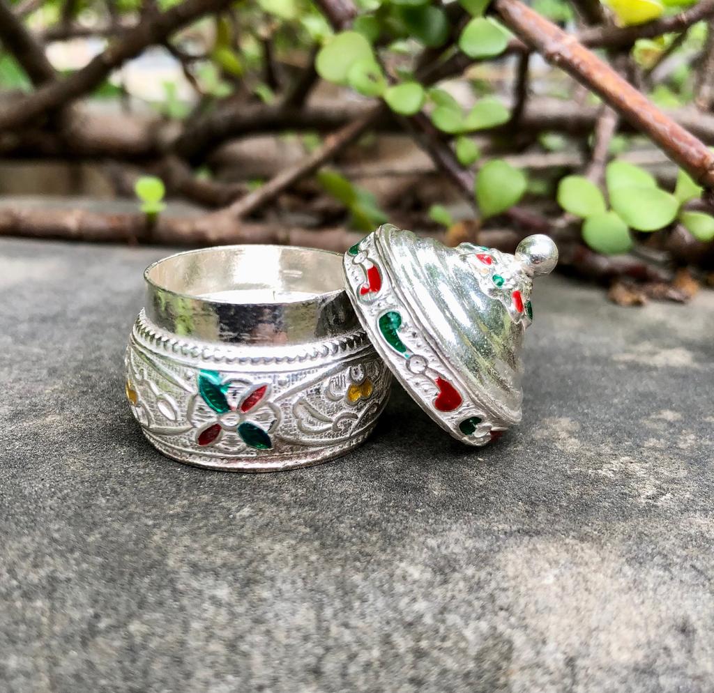 925 Silver Handmade Trinket Kajal Casket Jewelry Box , Surma Kumkum Sindoor Container, Floral round shape 2.5 cm dia 13.4 gms Temple Pooja