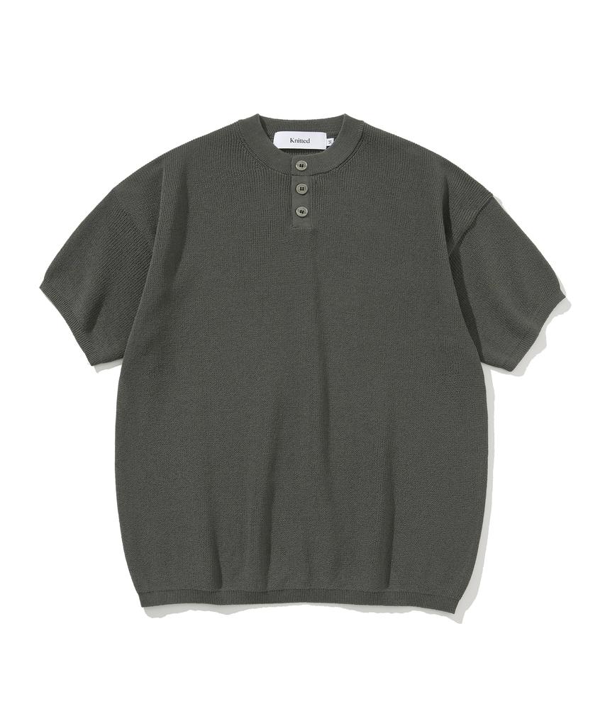KNITTED Coolever Henley Neck Short Sleeve Knit Charcoal
