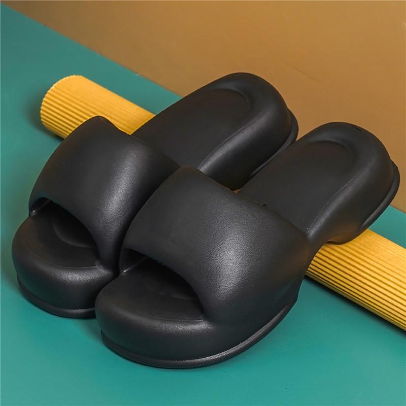 Модные летние женские шлепанцы на толстой подошве, уличные повседневные шлепанцы на платформе из ЭВА, нескользящие мягкие сандалии для ванной, модные женские туфли-облака