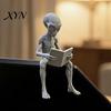 Декоративный предмет для офиса и кабинета, 3D-печатная фигурка инопланетянина для чтения, Креативная скульптура сидящей фигуры, Коллекционные фигурки из смолы, Настольная статуэтка