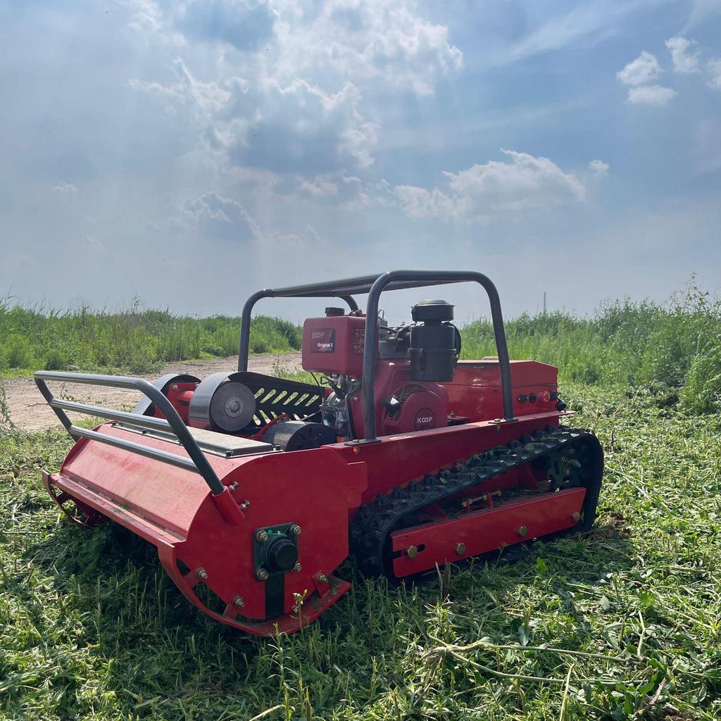 All-Terrain Remote-Control Self-Propelled Lawn Mower for Estates and Villas