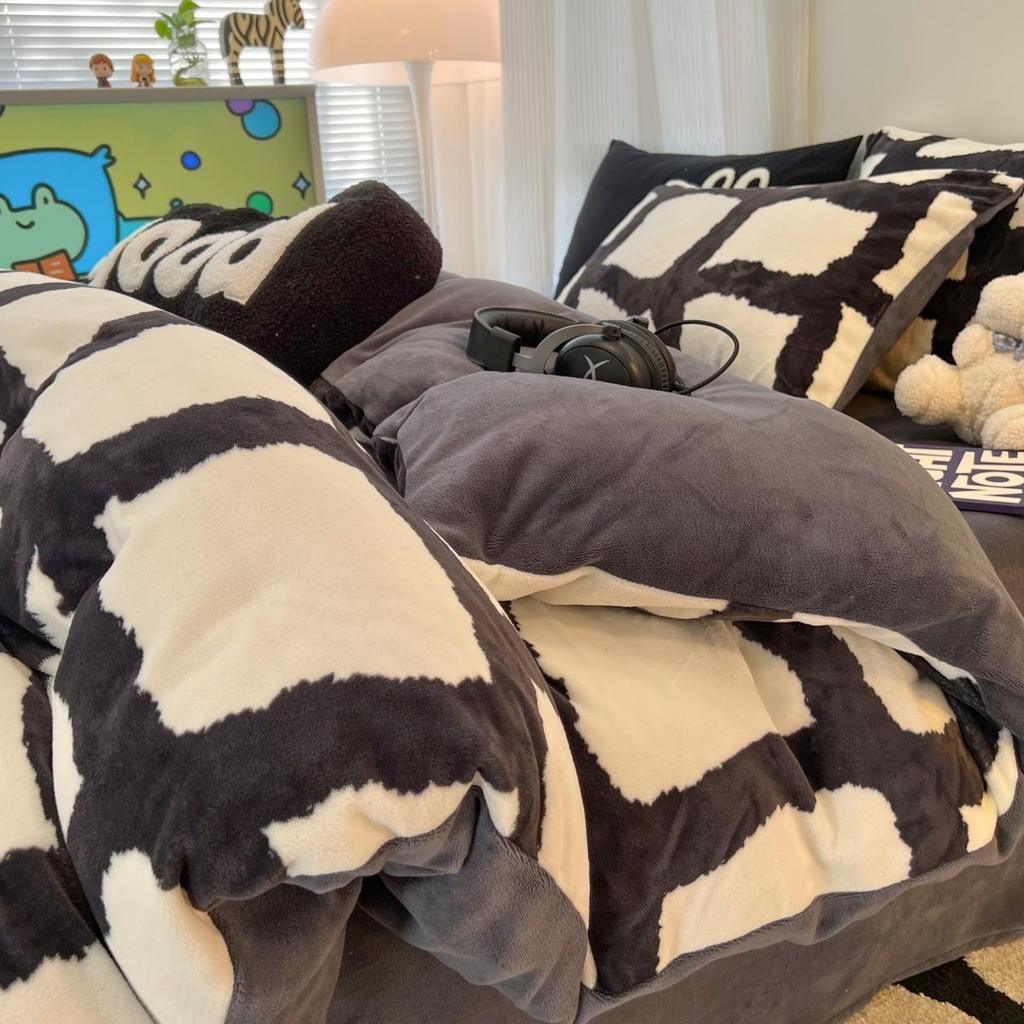 Winter Milk Flannel 4-piece Set Flange Plus Flannel Comforter Set Sheets Hats Bed 3-piece Set