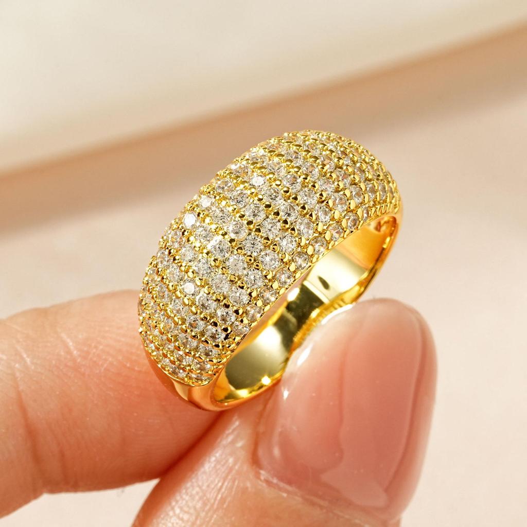 Женское кольцо с широким ободком и микропаве из цирконов - Модное, Роскошное, Трендвое Заявление