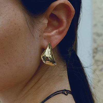 Cellmute PETAL SLIM СЕРЬГА(14-КАРАТНОЕ ЗОЛОТО)