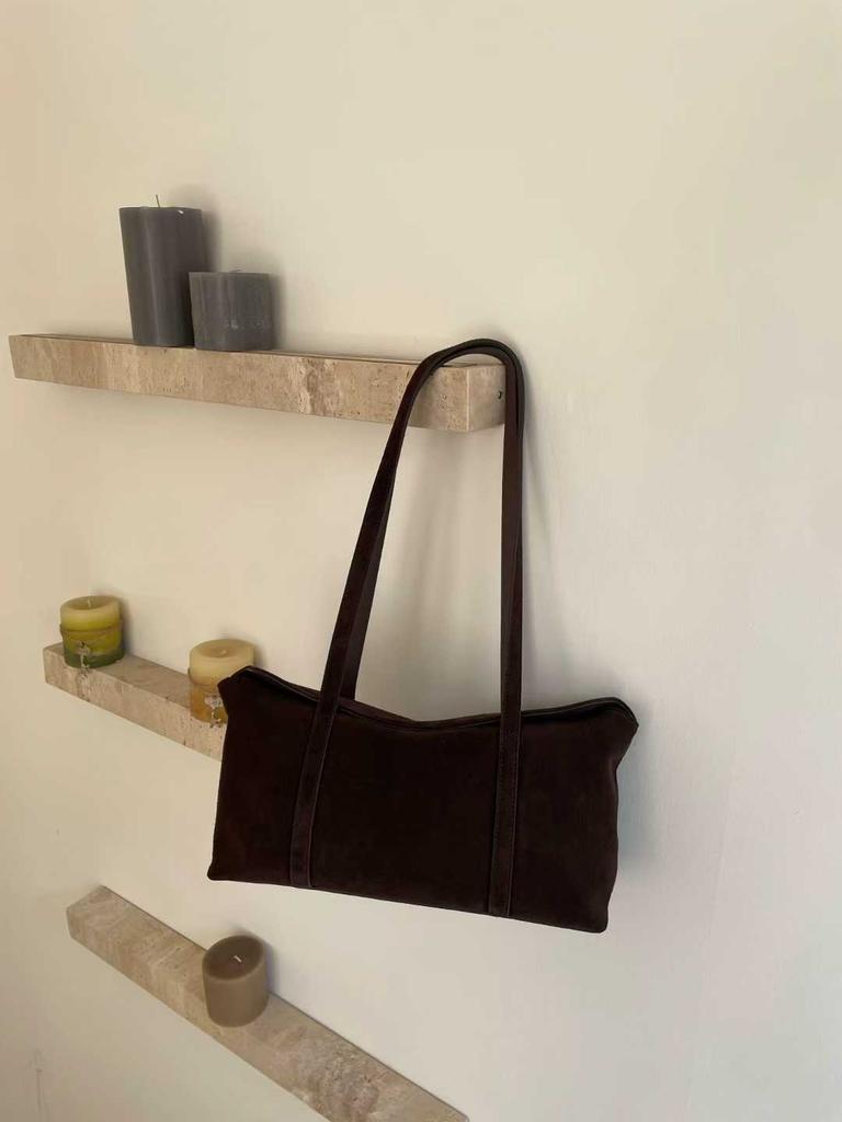 Matte Cowhide Commuting Baguette Bag, a Niche High-end Quality, Large-capacity Single-shoulder Bag for Women