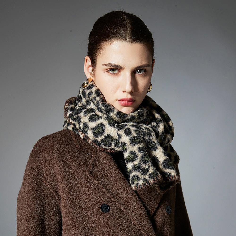Women Leopard Print Scarf Soft Warm Thick Shawl Vintage Animal Pattern Neck Wrap Fashion Winter Scarves for Coat Matching