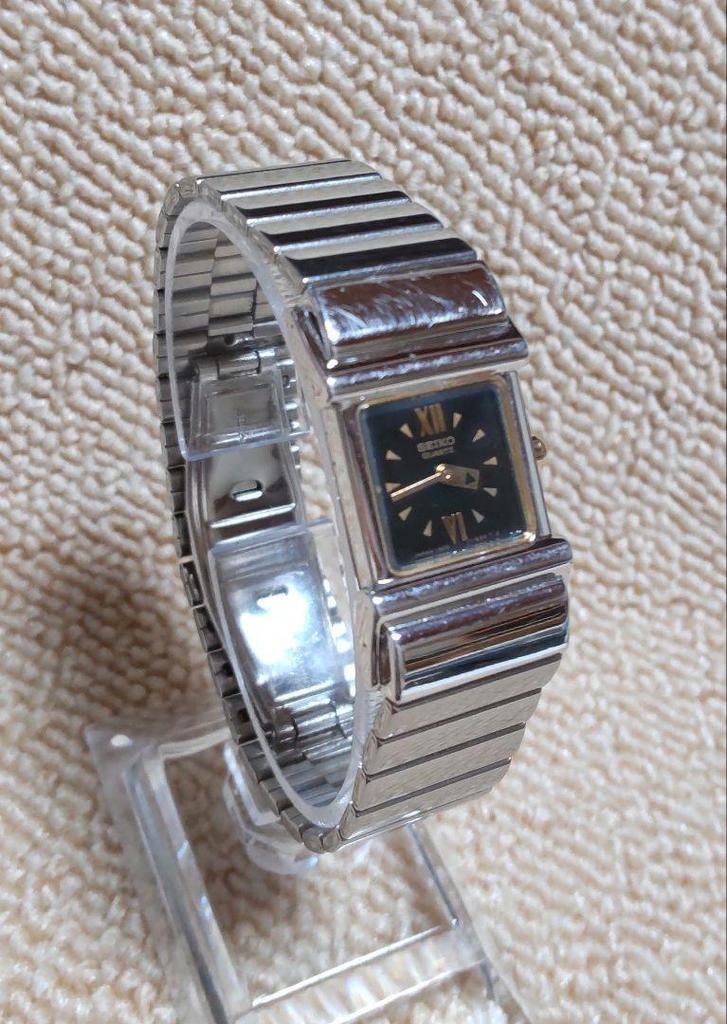 [USED] Extremely Rare, Working Seiko Women's Watch with Quartz Movement and Square Case