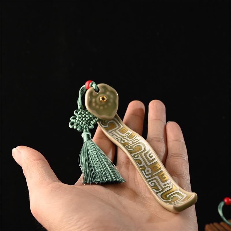 National Style Ruyi Pattern Ceramic Incense Holder for Home, Tea Room & Desktop Decoration
