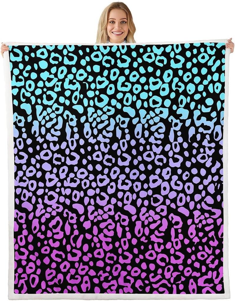 Pink Leopard Print Blanket Animal Pattern Soft Throw Bold Fashion Design Bedroom Decor Wild Style Cozy Home Textile
