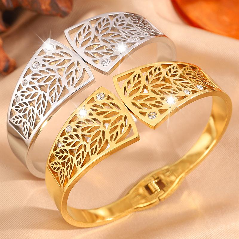 Fashionable Hollow Pattern Women's Exquisite High Opening Couple Style Jewelry Bracelet