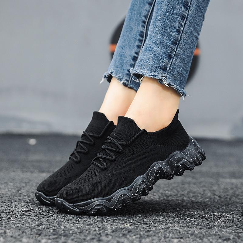 Новая женская спортивная обувь из летучего трикотажа весна-лето мягкая подошва повседневная материнская сетчатая обувь низкий верх беговые студенческие туфли тренд