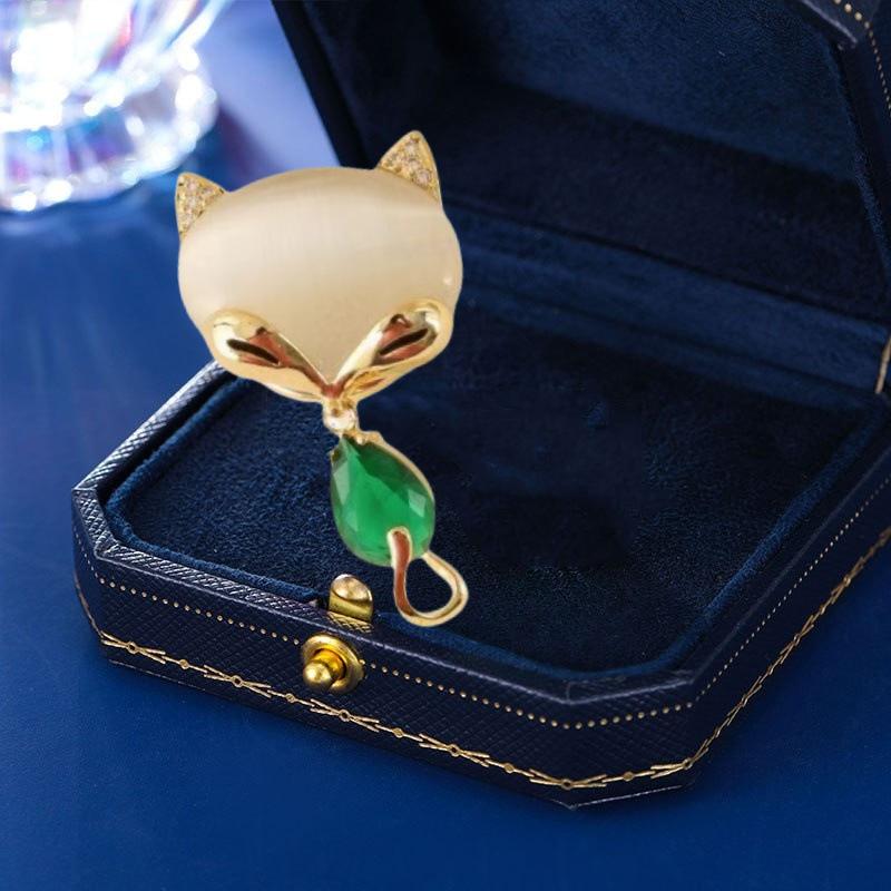 Emerald Magnetic Buckle Brooch Women'S High Sense Niche Inlaid Opal Temperament Corsage Versatile Clothing Accessories