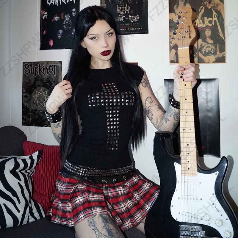 VAYLA Готическая Панк Рок Хип Хоп Женская Футболка с Коротким Рукавом Сексуальная Приталенная Шикарная Повседневная Базовая Металлический Декор Кроп-топы Y2K Эмо Одежда для Девушек