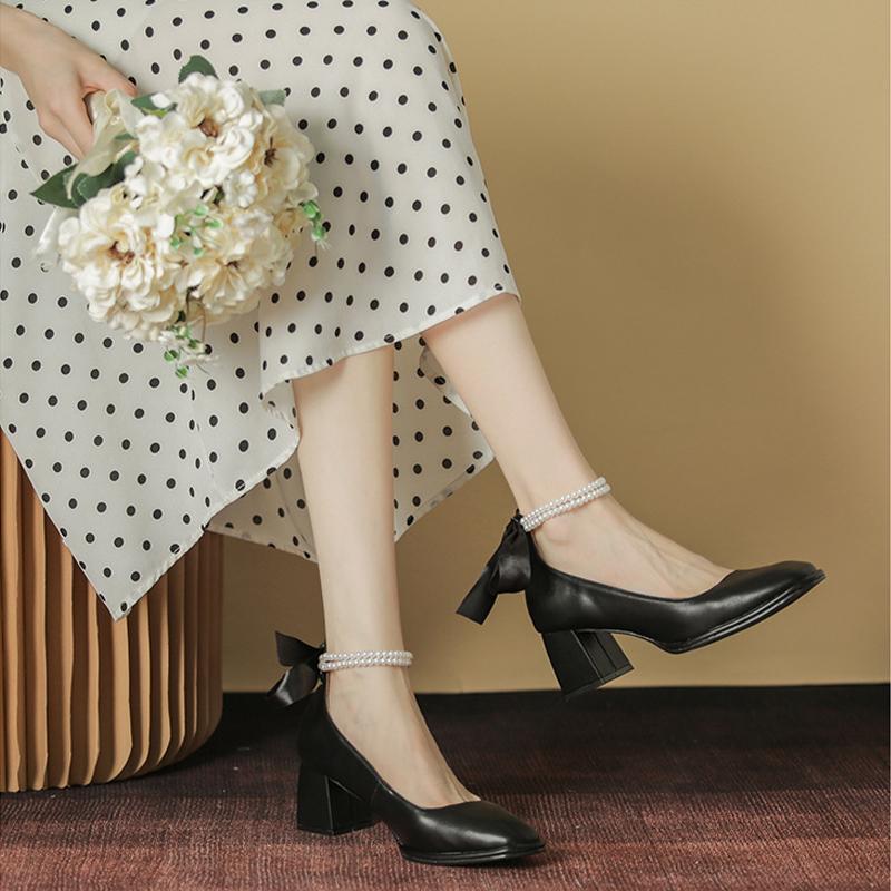 Женские туфли Мэри Джейн на толстом каблуке, французский ретро, ​​квадратный носок, туфли на высоком каблуке с мелким жемчугом, туфли-лодочки для женщин, белые туфли с ремешком на щиколотке с бантом