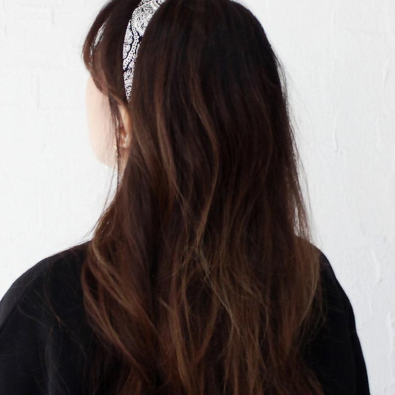 РАКОХА Массивная шелковая повязка для волос_Белый узор